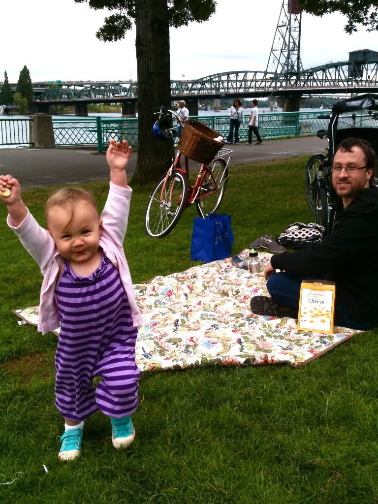 Picnic,Cora