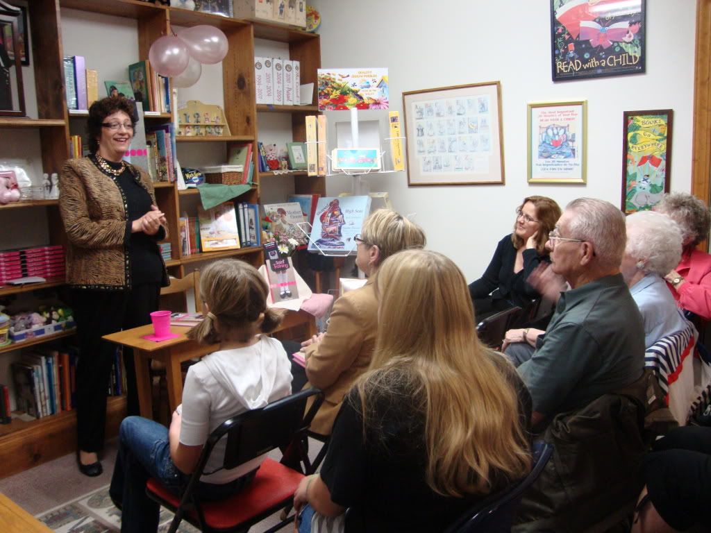 Elizabeth talks a little bit about the book (c) velveteenrabbitbookshop more about the author