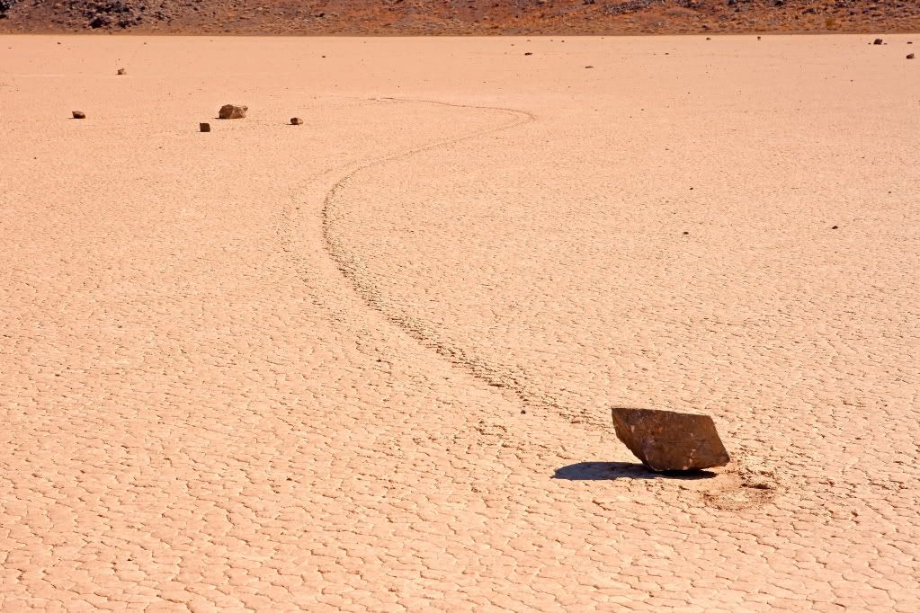 IMAGE: http://i1199.photobucket.com/albums/aa472/LarrysPhotos2/Death%20Valley/308R7312.jpg