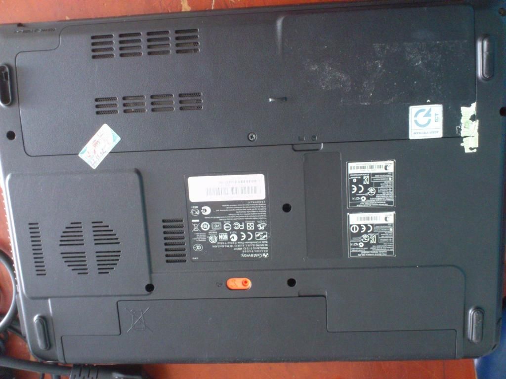 NV47H i3 2330m/RAM 2G/Hdd 500gb/VGA intel 14.1'/ ... nguyên zin, đẹp 95% = 3T9