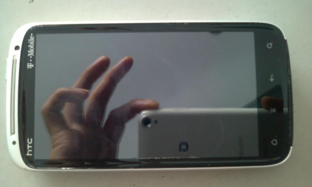 Sharp Docomo SH 12C = 1T7 và xác sống HTC Z710e = 800k - 5