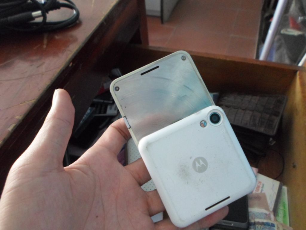 LG VU2; P990; Casio G'zone; Motorola MB300; Sony LT26w; Pantech P700; ... - 16