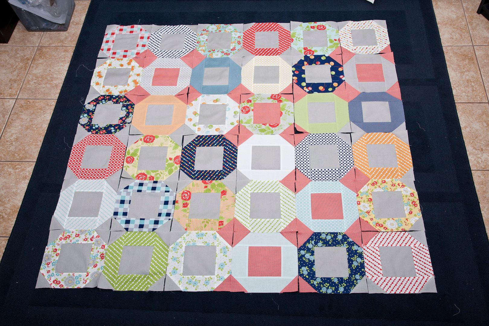 Moda Bake Shop: Vanessa's "Jumping Jacks" quilt tutorial