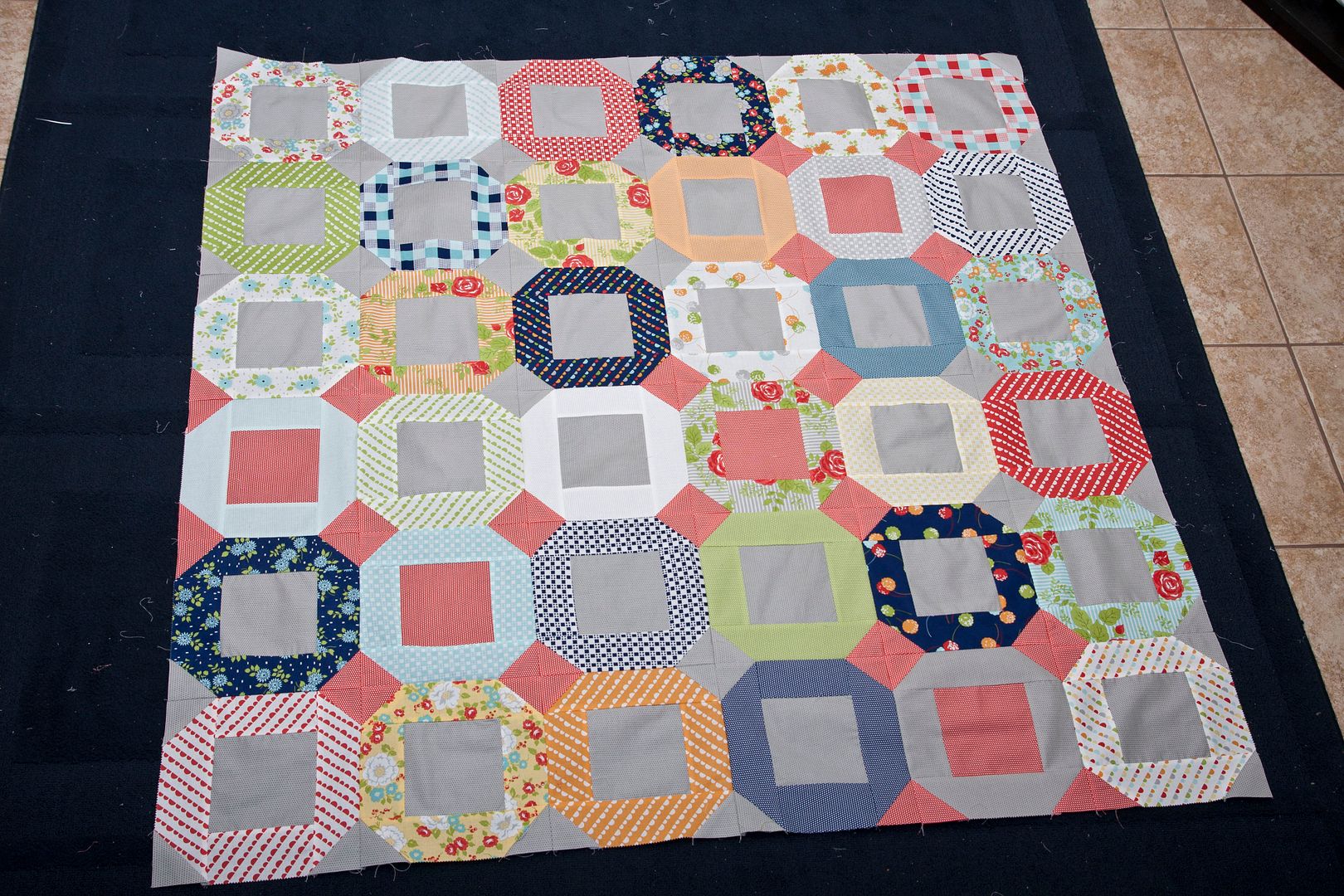Moda Bake Shop: Vanessa's "Jumping Jacks" quilt tutorial