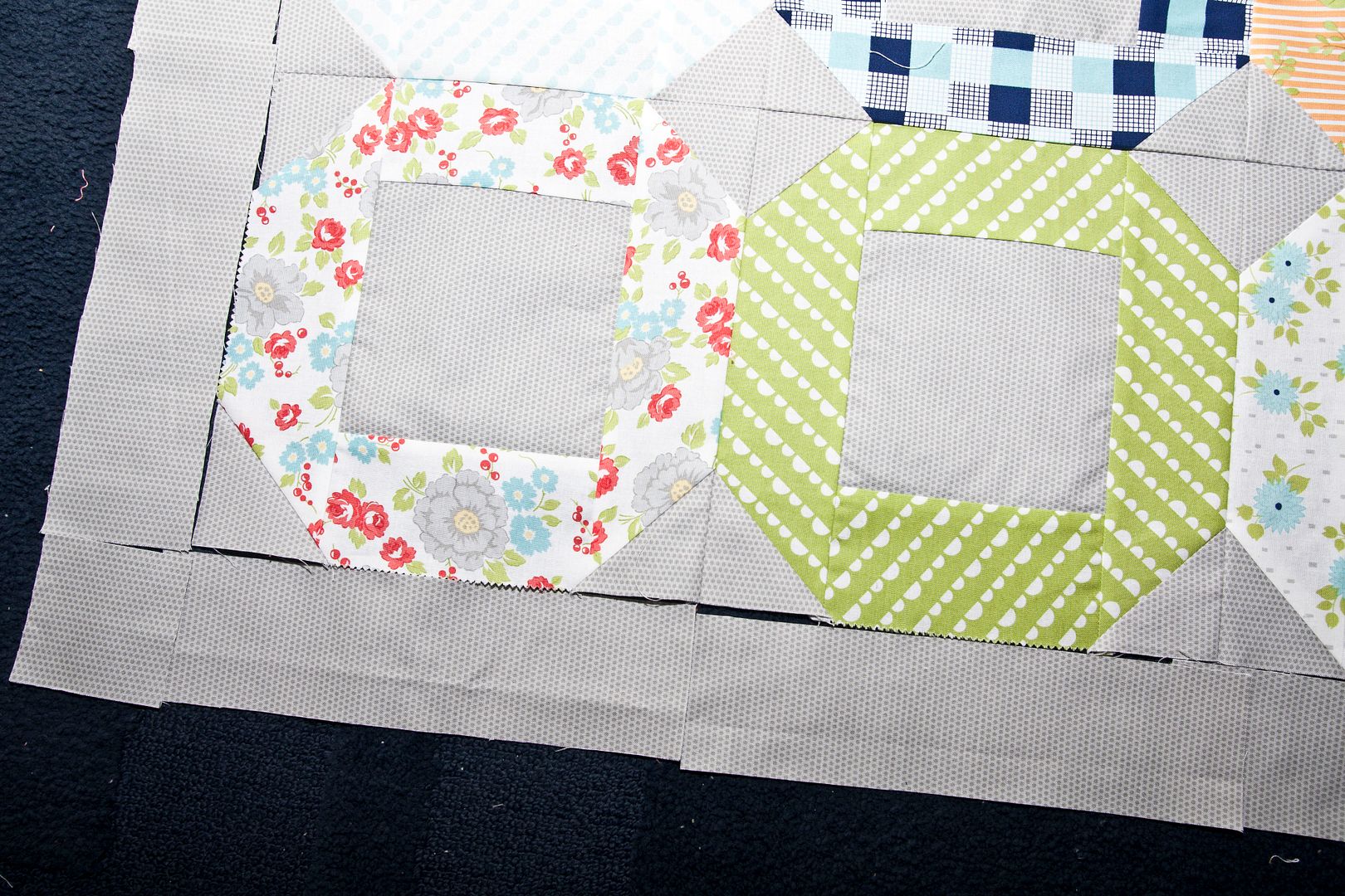 Moda Bake Shop: Vanessa's "Jumping Jacks" quilt tutorial
