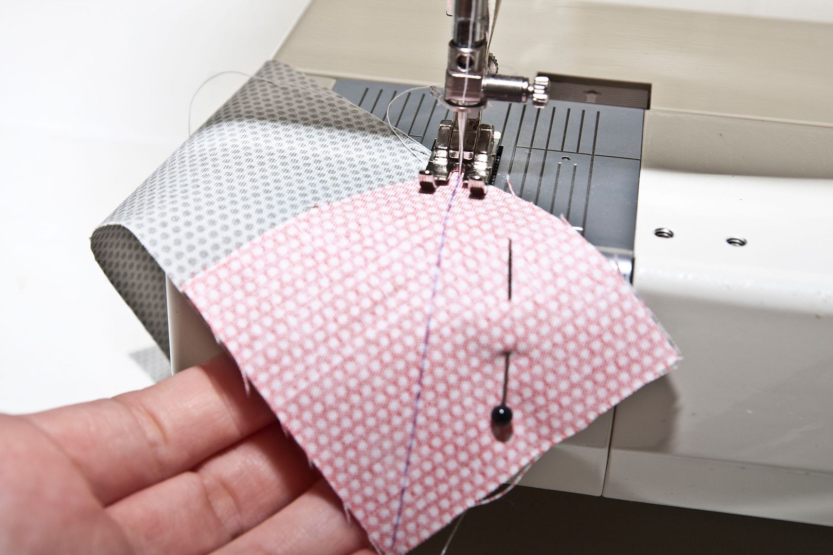 Moda Bake Shop: Vanessa's "Jumping Jacks" quilt tutorial