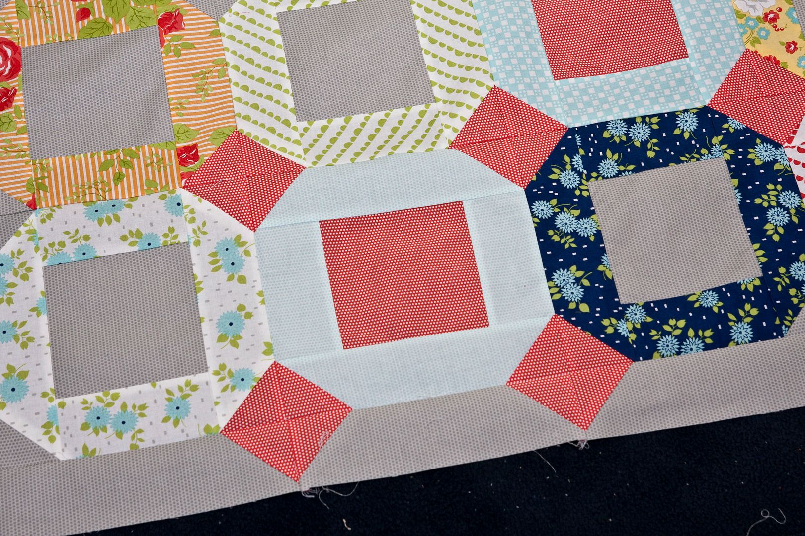 Moda Bake Shop: Vanessa's "Jumping Jacks" quilt tutorial