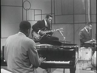 PDVD 003 6 - Memphis Slim & Sonny Boy Williamson "Live in Europe" - Blues Legends(2004) [DVD5] [MG-FSV-FSN.dlc]