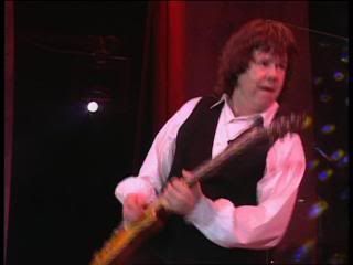PDVD 006 21 - Gary Moore - The Definitive Montreux Collection  (2007) [5CD+2DVD9]