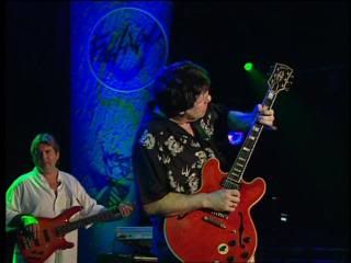 PDVD 016 2 - Gary Moore - The Definitive Montreux Collection  (2007) [5CD+2DVD9]