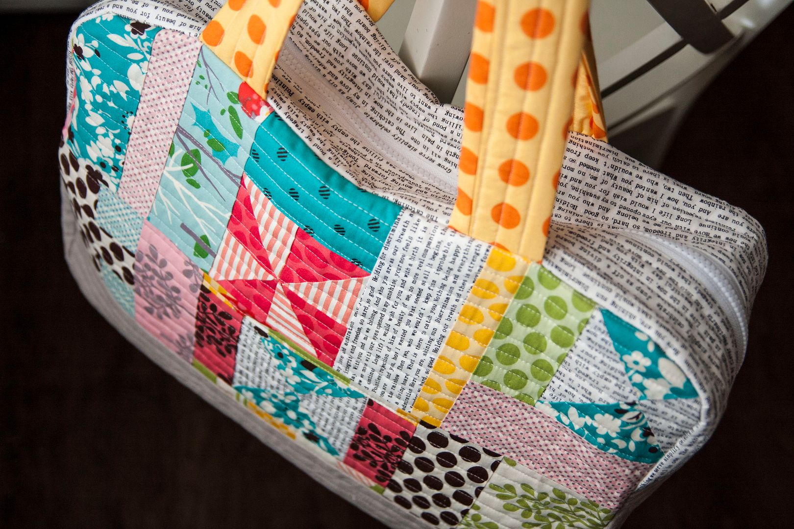 free Cargo Duffle bag pattern by Noodlehead (minus the pockets). Scrappy version by Lella Boutique