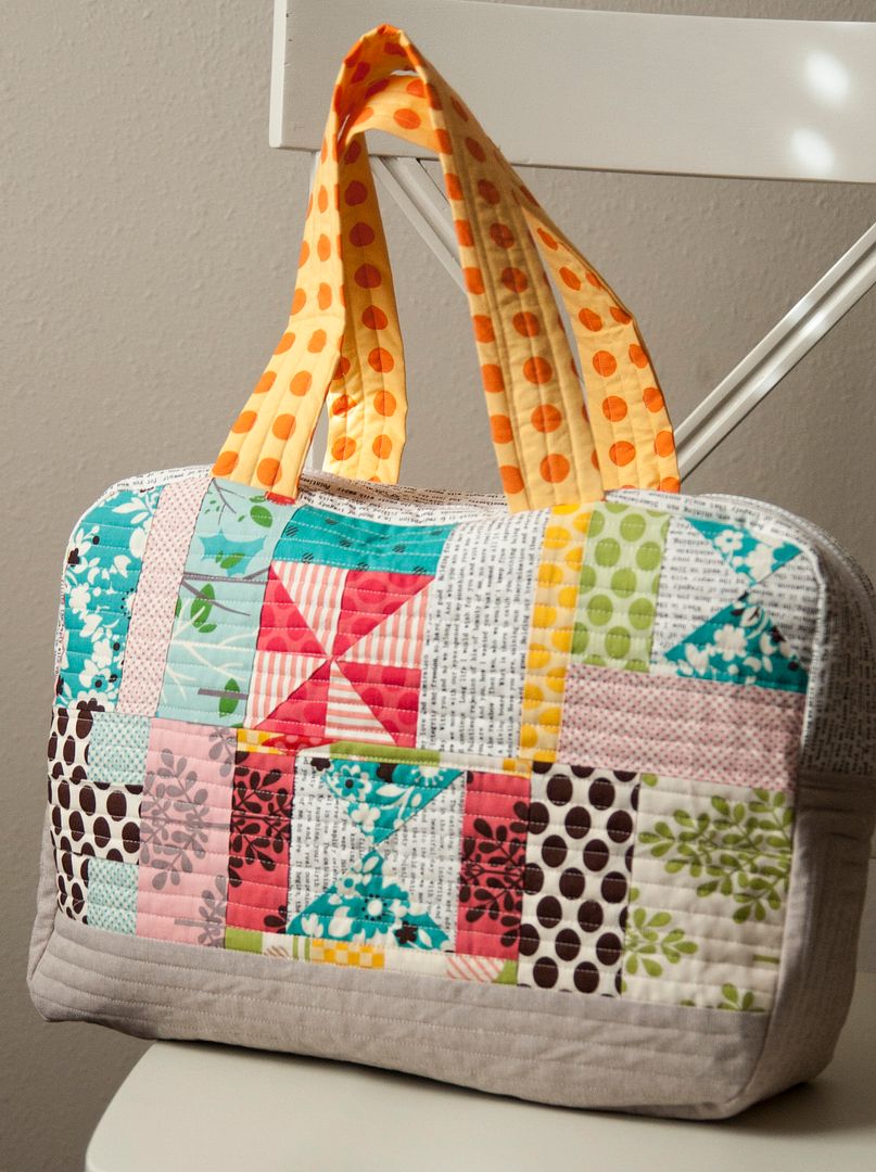 free Cargo Duffle bag pattern by Noodlehead (minus the pockets). Scrappy version by Lella Boutique